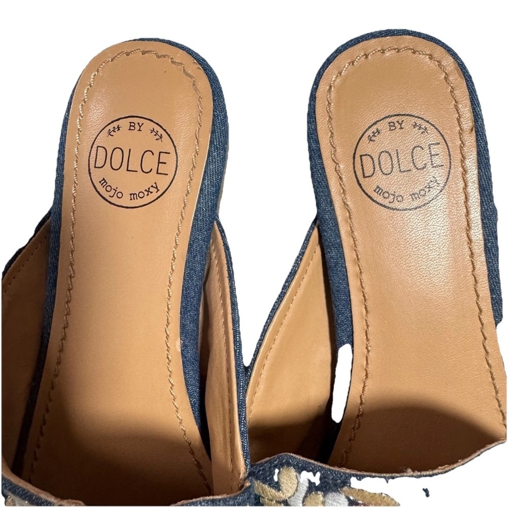Dolce by Mojo Moxy Denim Floral Embroidered Mules Slides Flats Blue Red 7.5M Art - Picture 5 of 12